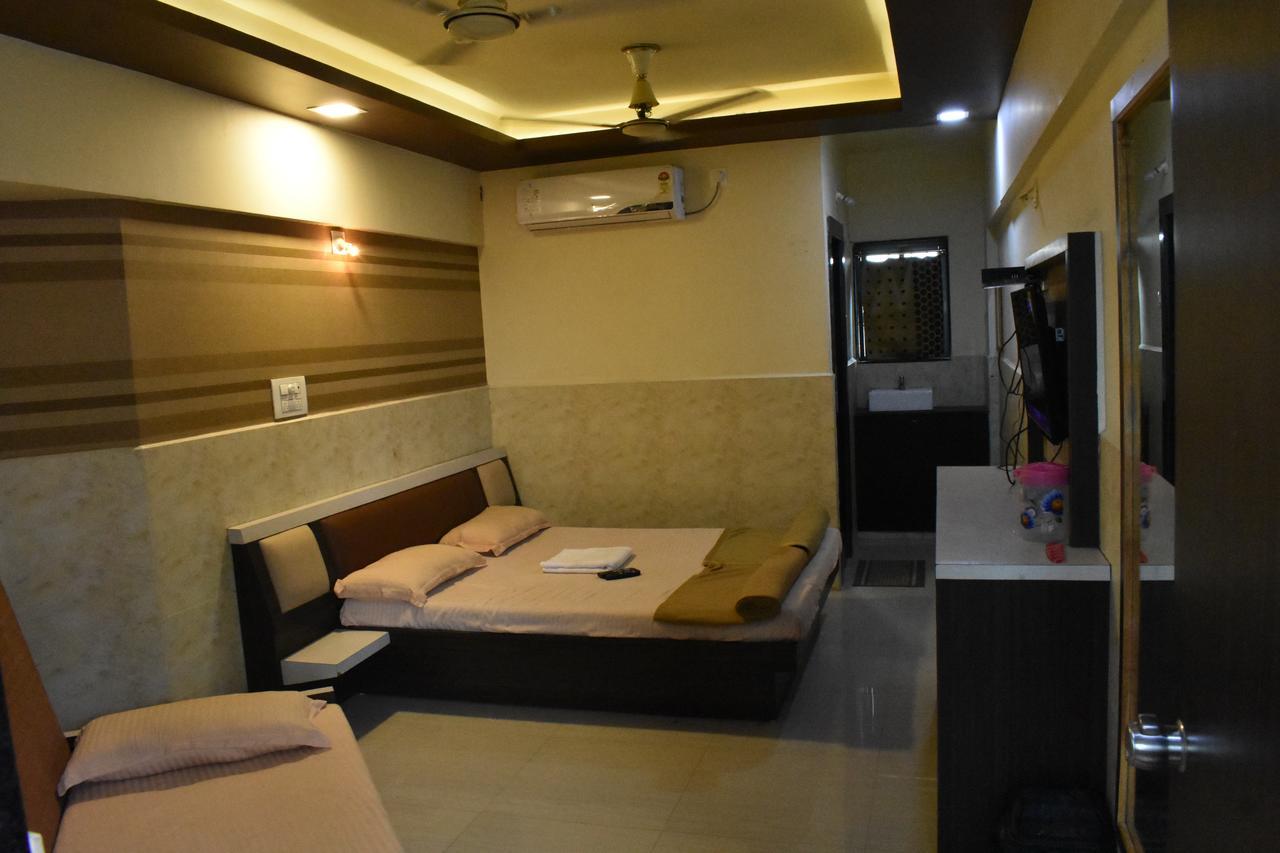 Hotel Gokul Ahmedabad Luaran gambar